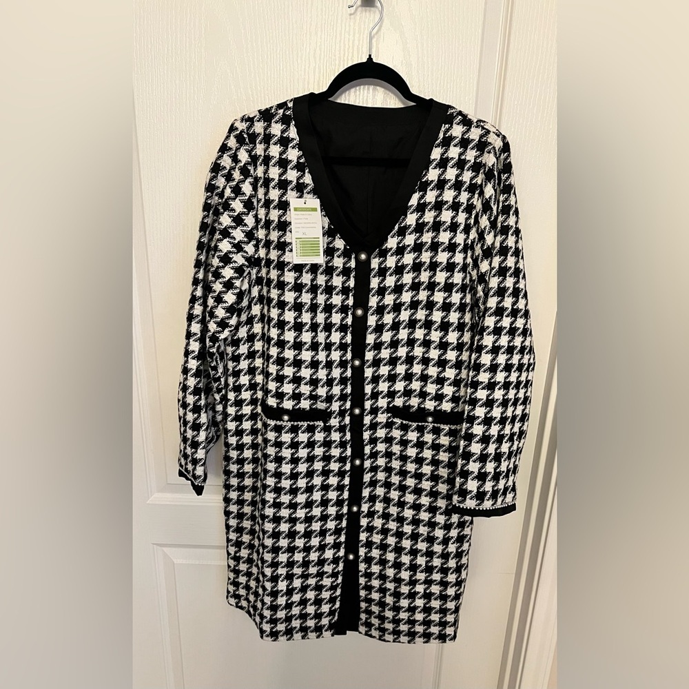 Chic Houndstooth Coat with Pearl Buttons - Picture 1 of 5